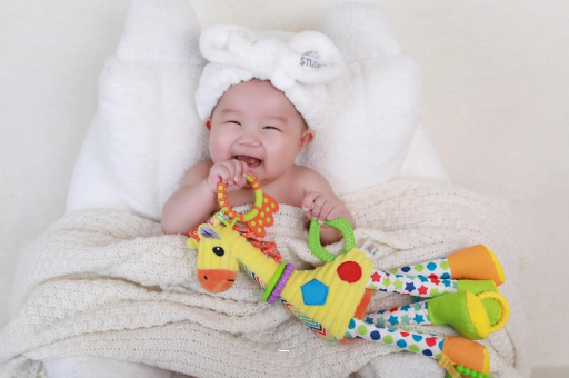 舟山三个月宝宝正确抱姿